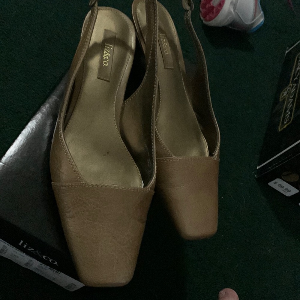 Liz and co gold small heels wore 2 times 7.5 b
